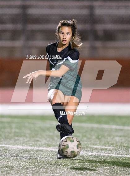 Thumbnail 2 in Reagan [Ronald] vs United (NEISD Soccer Showcase) photogallery.