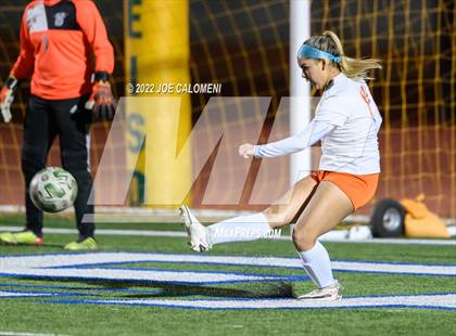 Thumbnail 3 in Reagan [Ronald] vs United (NEISD Soccer Showcase) photogallery.