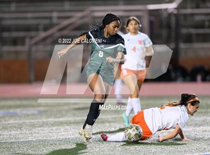 Thumbnail 2 in Reagan [Ronald] vs United (NEISD Soccer Showcase) photogallery.