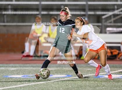 Thumbnail 2 in Reagan [Ronald] vs United (NEISD Soccer Showcase) photogallery.