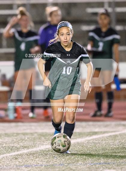 Thumbnail 2 in Reagan [Ronald] vs United (NEISD Soccer Showcase) photogallery.