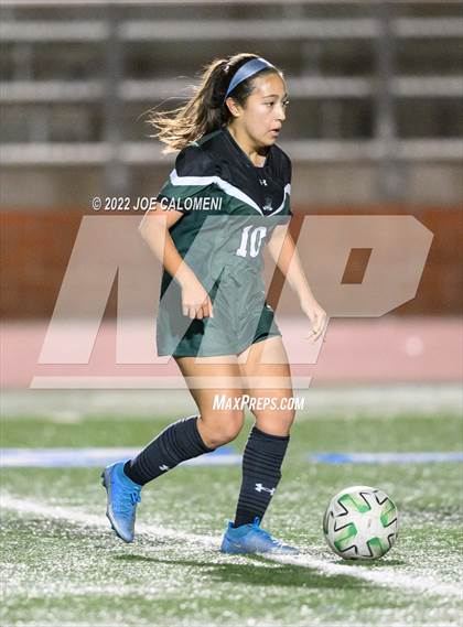 Thumbnail 2 in Reagan [Ronald] vs United (NEISD Soccer Showcase) photogallery.