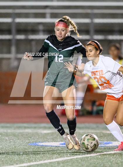 Thumbnail 2 in Reagan [Ronald] vs United (NEISD Soccer Showcase) photogallery.