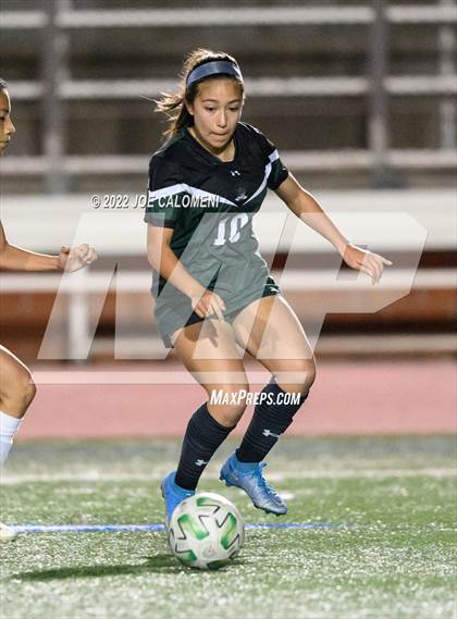 Thumbnail 2 in Reagan [Ronald] vs United (NEISD Soccer Showcase) photogallery.