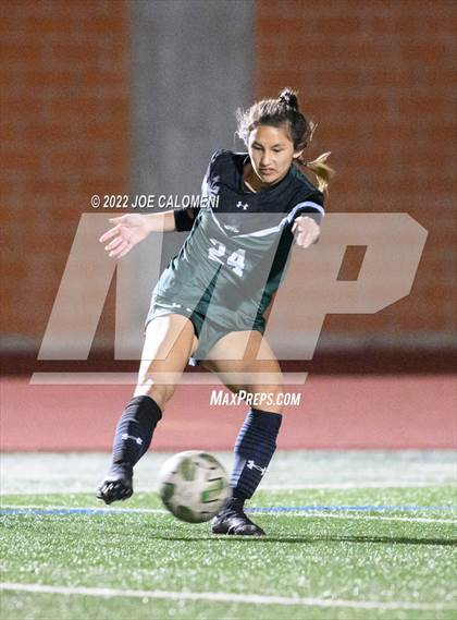 Thumbnail 2 in Reagan [Ronald] vs United (NEISD Soccer Showcase) photogallery.
