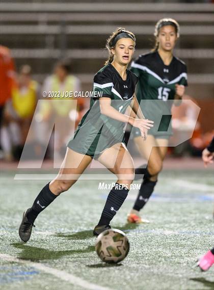 Thumbnail 2 in Reagan [Ronald] vs United (NEISD Soccer Showcase) photogallery.