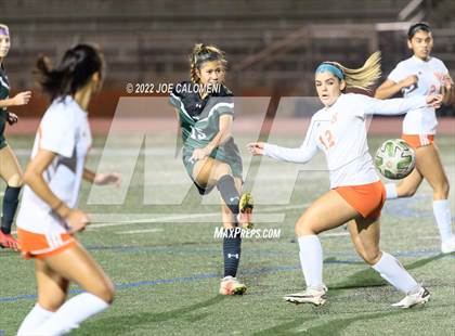 Thumbnail 2 in Reagan [Ronald] vs United (NEISD Soccer Showcase) photogallery.