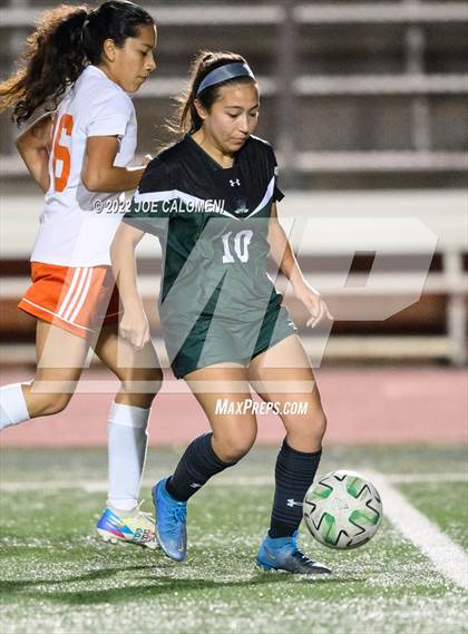Thumbnail 2 in Reagan [Ronald] vs United (NEISD Soccer Showcase) photogallery.