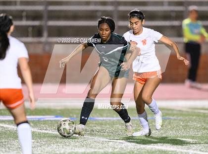 Thumbnail 2 in Reagan [Ronald] vs United (NEISD Soccer Showcase) photogallery.