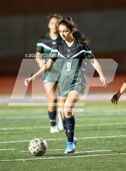 Thumbnail 2 in Reagan [Ronald] vs United (NEISD Soccer Showcase) photogallery.