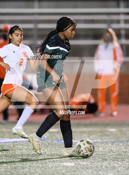 Thumbnail 3 in Reagan [Ronald] vs United (NEISD Soccer Showcase) photogallery.