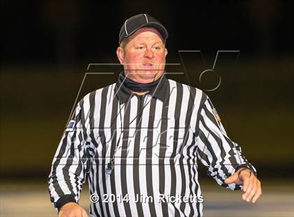 Thumbnail 3 in Lincoln @ Krum (UIL 4A Division 2 Region 1 Bi-District Playoff) photogallery.