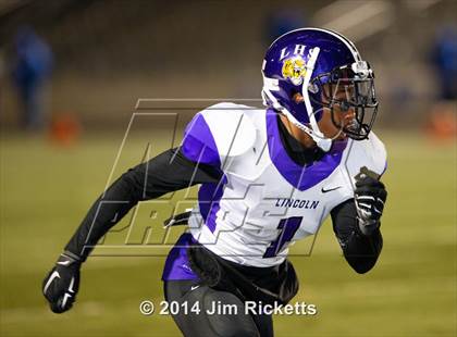 Thumbnail 1 in Lincoln @ Krum (UIL 4A Division 2 Region 1 Bi-District Playoff) photogallery.