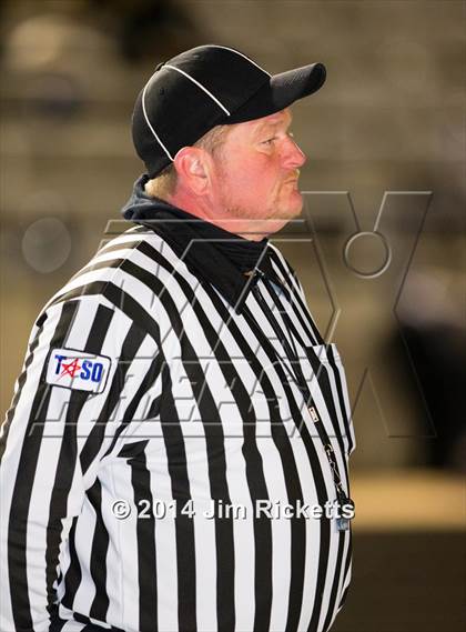 Thumbnail 3 in Lincoln @ Krum (UIL 4A Division 2 Region 1 Bi-District Playoff) photogallery.