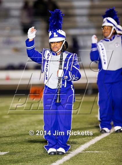 Thumbnail 1 in Lincoln @ Krum (UIL 4A Division 2 Region 1 Bi-District Playoff) photogallery.