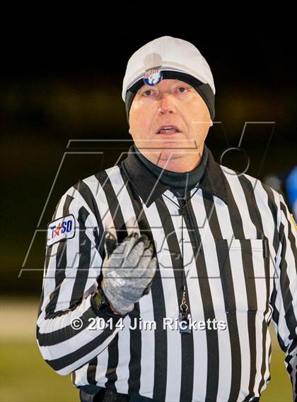 Thumbnail 2 in Lincoln @ Krum (UIL 4A Division 2 Region 1 Bi-District Playoff) photogallery.