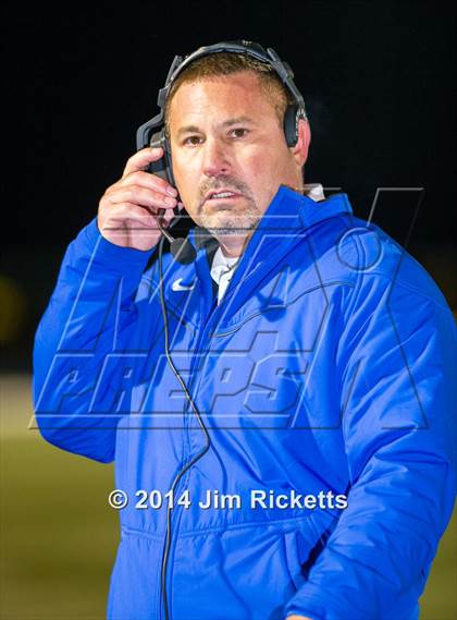 Thumbnail 2 in Lincoln @ Krum (UIL 4A Division 2 Region 1 Bi-District Playoff) photogallery.