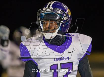 Thumbnail 3 in Lincoln @ Krum (UIL 4A Division 2 Region 1 Bi-District Playoff) photogallery.