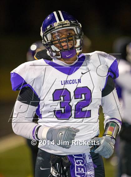 Thumbnail 1 in Lincoln @ Krum (UIL 4A Division 2 Region 1 Bi-District Playoff) photogallery.