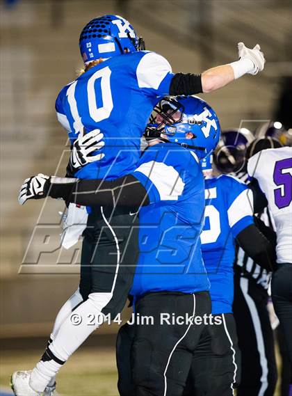Thumbnail 3 in Lincoln @ Krum (UIL 4A Division 2 Region 1 Bi-District Playoff) photogallery.