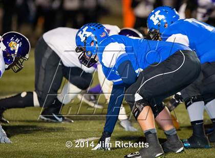 Thumbnail 3 in Lincoln @ Krum (UIL 4A Division 2 Region 1 Bi-District Playoff) photogallery.