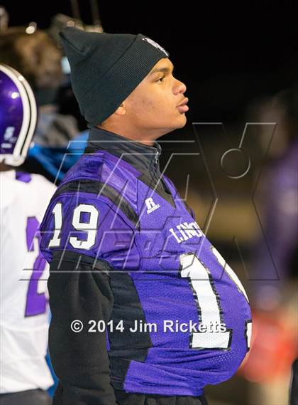 Thumbnail 2 in Lincoln @ Krum (UIL 4A Division 2 Region 1 Bi-District Playoff) photogallery.