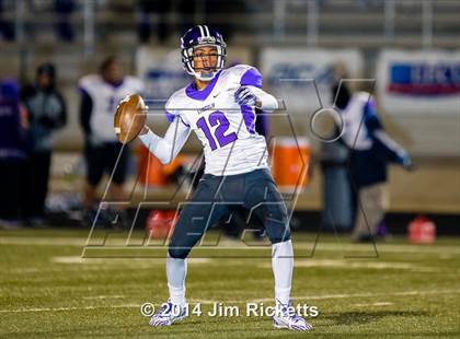Thumbnail 2 in Lincoln @ Krum (UIL 4A Division 2 Region 1 Bi-District Playoff) photogallery.