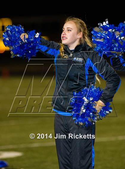 Thumbnail 2 in Lincoln @ Krum (UIL 4A Division 2 Region 1 Bi-District Playoff) photogallery.