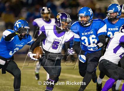 Thumbnail 3 in Lincoln @ Krum (UIL 4A Division 2 Region 1 Bi-District Playoff) photogallery.