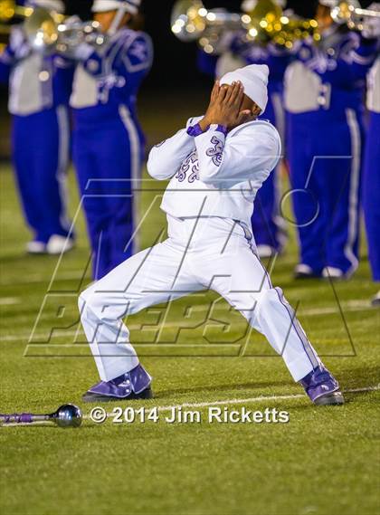 Thumbnail 1 in Lincoln @ Krum (UIL 4A Division 2 Region 1 Bi-District Playoff) photogallery.