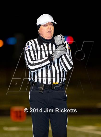 Thumbnail 1 in Lincoln @ Krum (UIL 4A Division 2 Region 1 Bi-District Playoff) photogallery.
