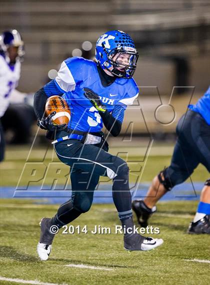 Thumbnail 3 in Lincoln @ Krum (UIL 4A Division 2 Region 1 Bi-District Playoff) photogallery.