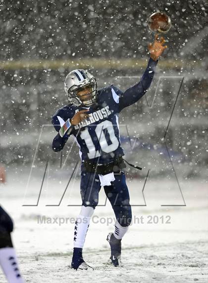 Thumbnail 1 in St. Joseph vs. Hillhouse (CIAC Class M Quarterfinal) photogallery.