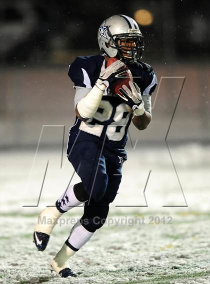 Thumbnail 1 in St. Joseph vs. Hillhouse (CIAC Class M Quarterfinal) photogallery.
