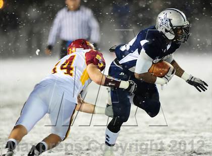 Thumbnail 1 in St. Joseph vs. Hillhouse (CIAC Class M Quarterfinal) photogallery.