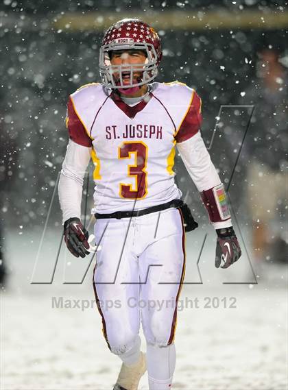Thumbnail 1 in St. Joseph vs. Hillhouse (CIAC Class M Quarterfinal) photogallery.