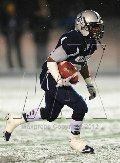 Thumbnail 3 in St. Joseph vs. Hillhouse (CIAC Class M Quarterfinal) photogallery.