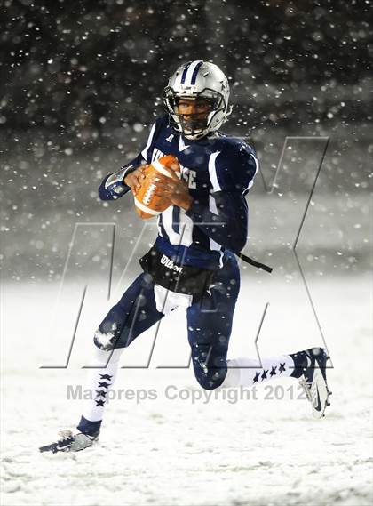 Thumbnail 1 in St. Joseph vs. Hillhouse (CIAC Class M Quarterfinal) photogallery.