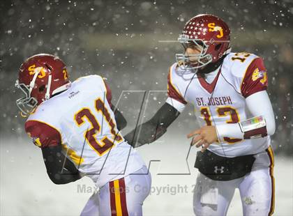 Thumbnail 3 in St. Joseph vs. Hillhouse (CIAC Class M Quarterfinal) photogallery.