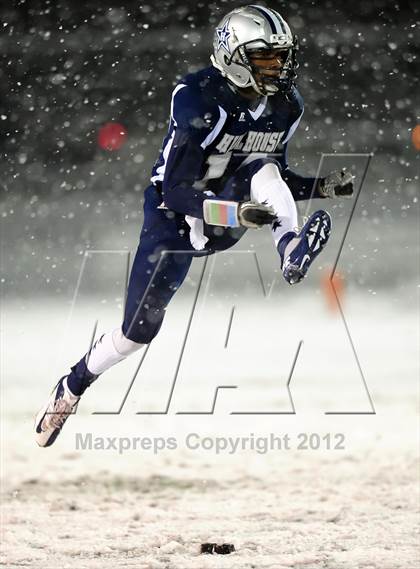 Thumbnail 1 in St. Joseph vs. Hillhouse (CIAC Class M Quarterfinal) photogallery.