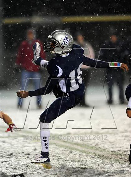 Thumbnail 3 in St. Joseph vs. Hillhouse (CIAC Class M Quarterfinal) photogallery.