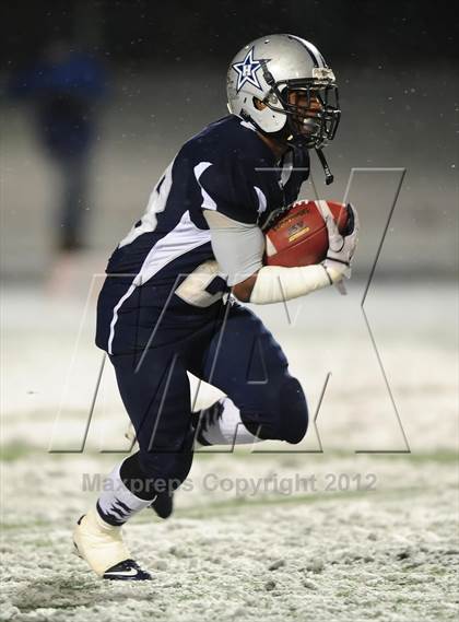Thumbnail 1 in St. Joseph vs. Hillhouse (CIAC Class M Quarterfinal) photogallery.