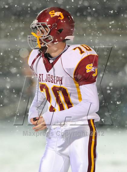 Thumbnail 2 in St. Joseph vs. Hillhouse (CIAC Class M Quarterfinal) photogallery.