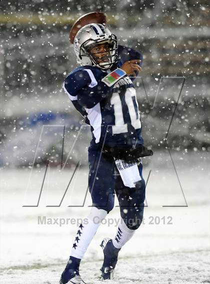 Thumbnail 3 in St. Joseph vs. Hillhouse (CIAC Class M Quarterfinal) photogallery.