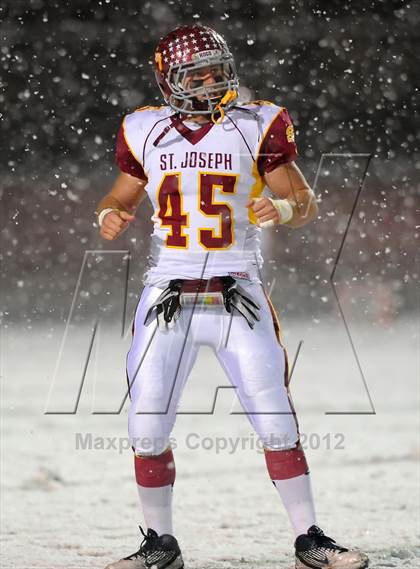 Thumbnail 2 in St. Joseph vs. Hillhouse (CIAC Class M Quarterfinal) photogallery.