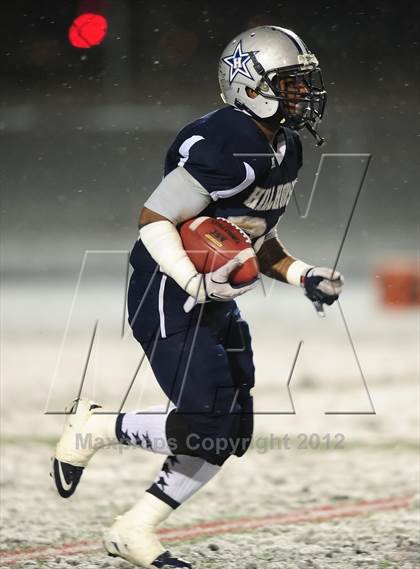 Thumbnail 2 in St. Joseph vs. Hillhouse (CIAC Class M Quarterfinal) photogallery.