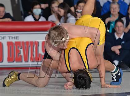Thumbnail 2 in Section 11 Division 2 Finals photogallery.