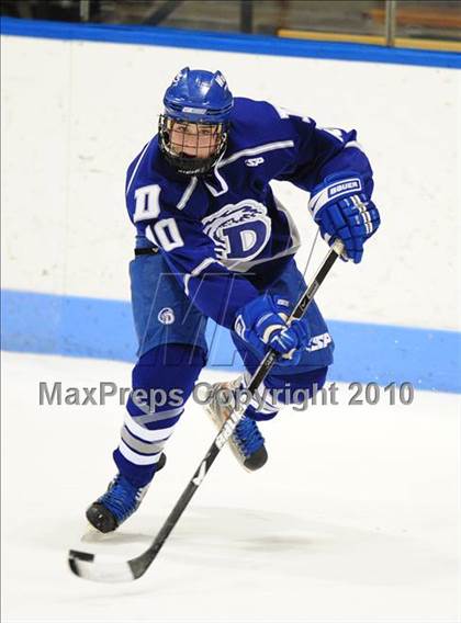 Thumbnail 2 in Darien vs. Hamden (CIAC Division 1 Semifinal) photogallery.