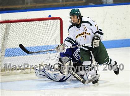 Thumbnail 3 in Darien vs. Hamden (CIAC Division 1 Semifinal) photogallery.
