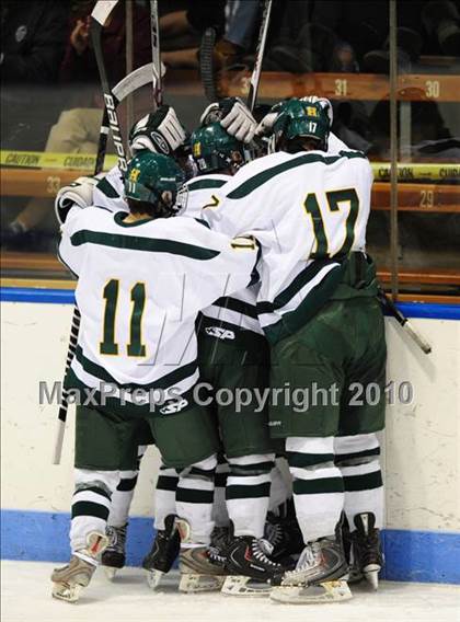 Thumbnail 2 in Darien vs. Hamden (CIAC Division 1 Semifinal) photogallery.